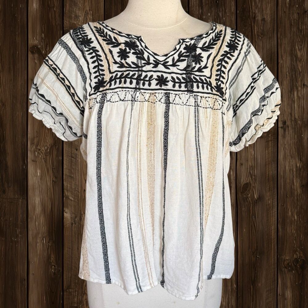 THML Anthroplogie Black Embroidery on White Peasant Top Sz M Puffed Short Sleeve